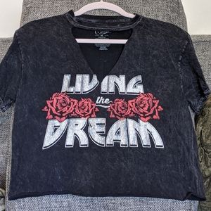 Cropped tee with v-neck cutout